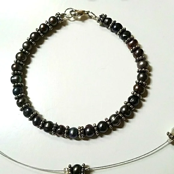 Veiled Brilliance: The Spectral Black Pearl Elegance Jewelry Set - Picture 14 of 16